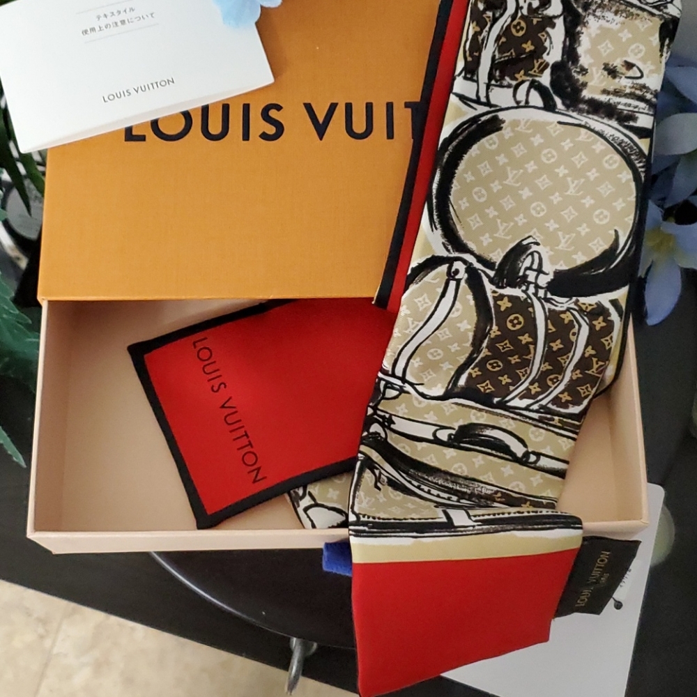 Louis Vuitton Trunks Bandeau